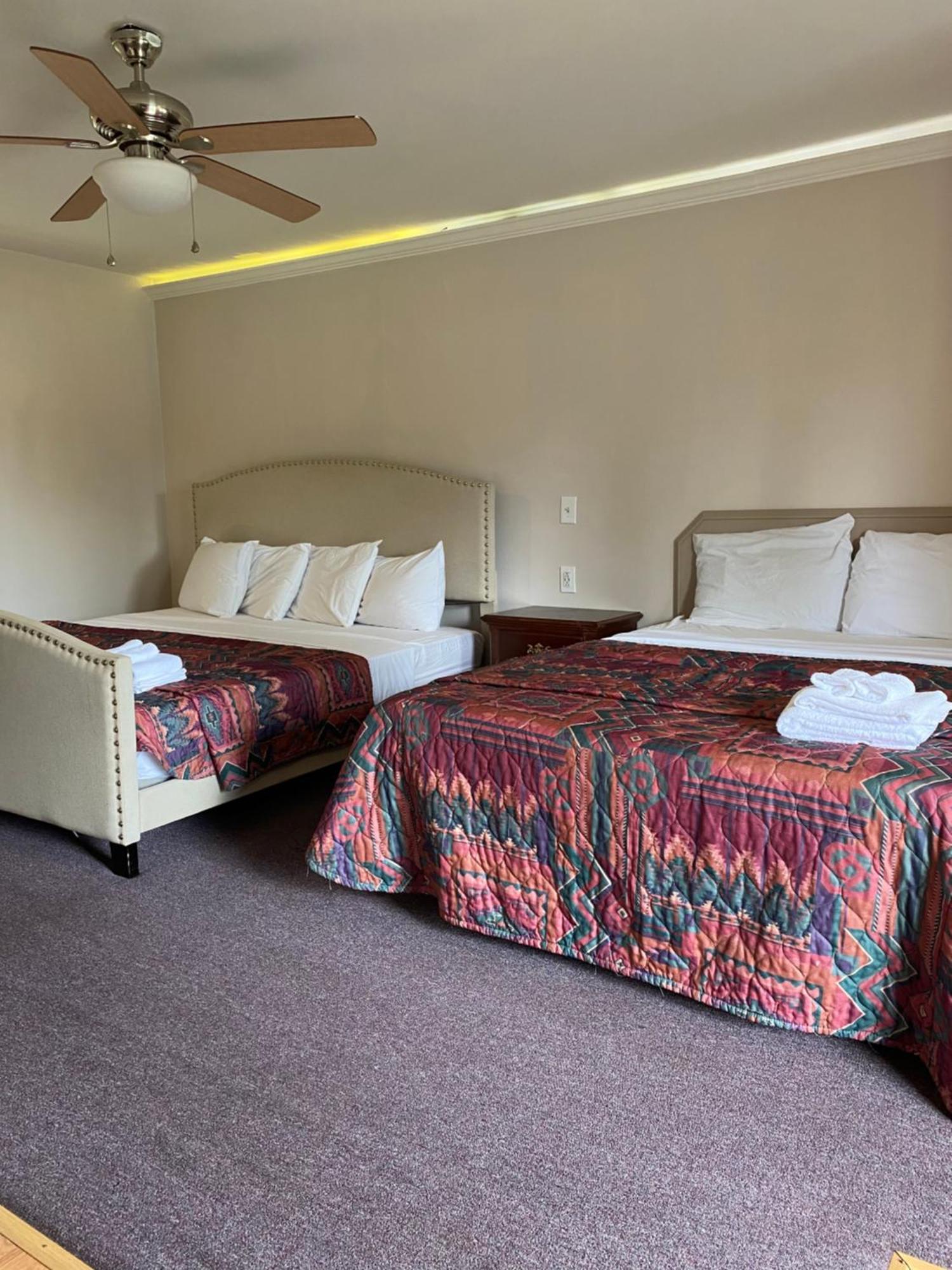 Barberry Court Motel &Cabins Lake George Habitación foto